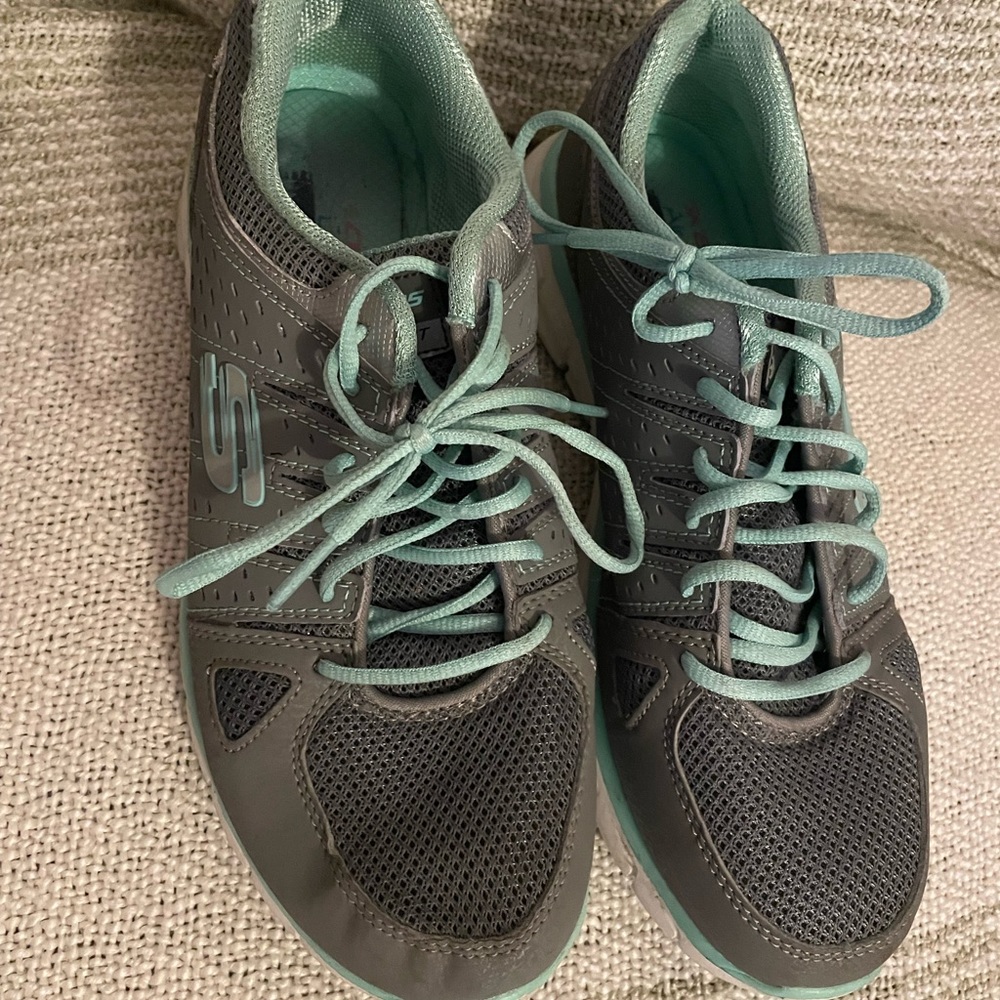 Skechers